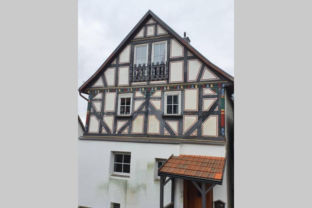 Villa Stadtb,Burggleiberg,Whirlpool,2Xbad,3Zimmernetflix à Krofdorf-Gleiberg Extérieur photo